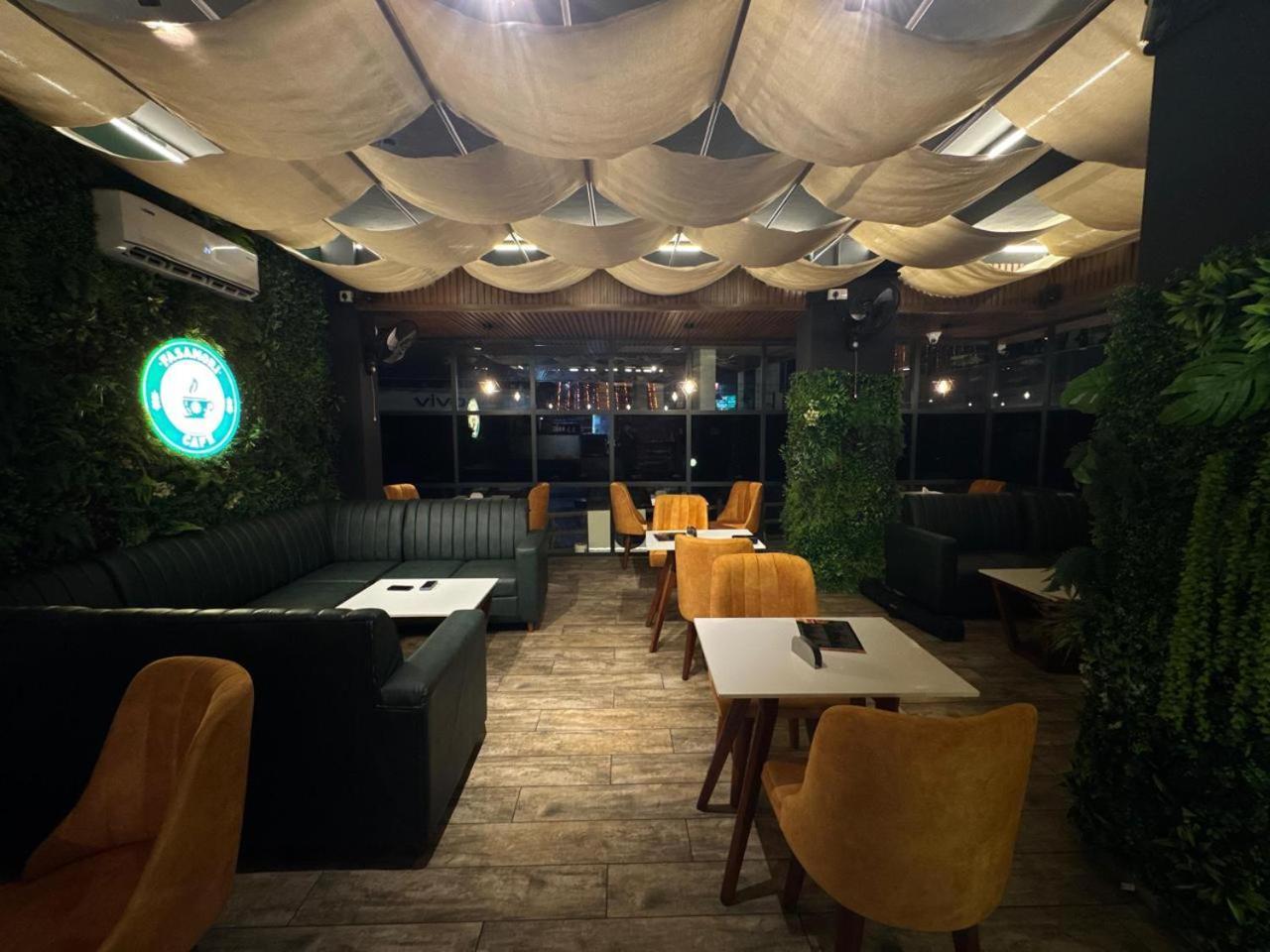 帕拉克卡德 Palcastle Regency酒店 外观 照片